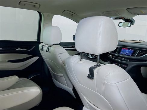 Used 2023 Buick Enclave Essence w/ Sport Touring Edition image 8