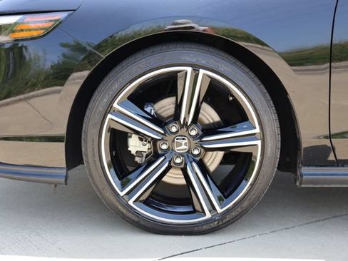 Certified 2025 Honda Accord Sport image 9