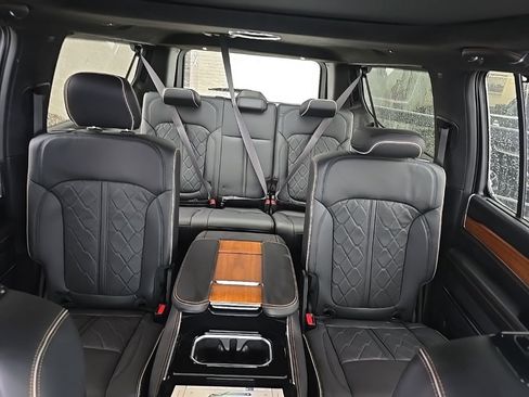 Used 2023 Jeep Grand Wagoneer L Series III image 10
