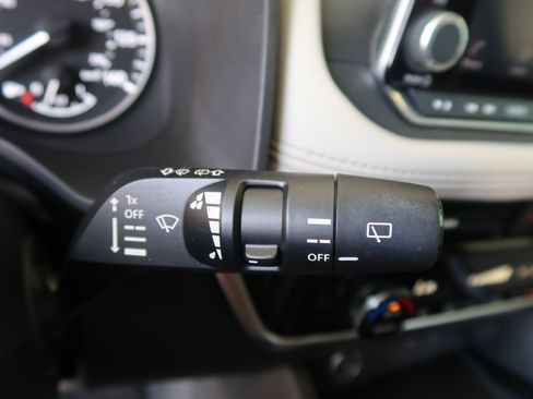 Used 2022 Nissan Rogue SV AWD/4WD image 27