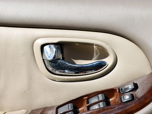 Used 2001 INFINITI I30 w/ (B03) Touring Sport Pkg image 38