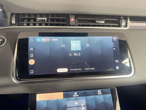 Used 2023 Land Rover Range Rover Evoque S image 22