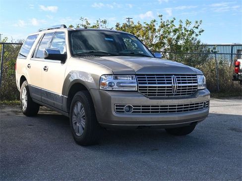 Used 2014 Lincoln Navigator Base image 1