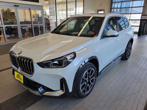 Used 2026 BMW X1 xDrive28i w/ Convenience Package AWD/4WD image 1