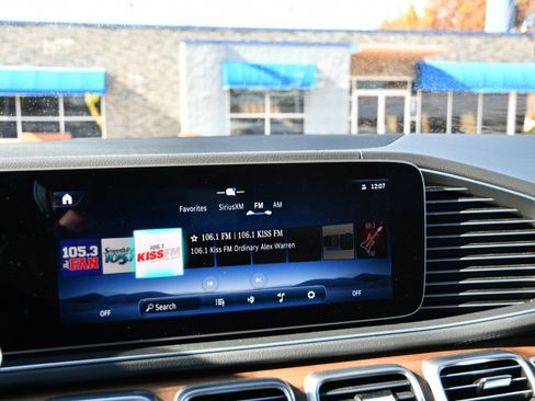 Used 2025 Mercedes-Benz GLS 450 4MATIC image 21