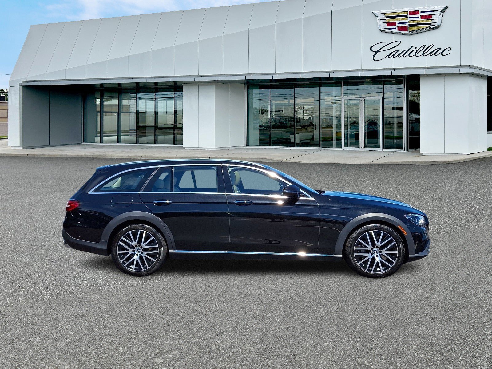 Used 2022 Mercedes-Benz E 450 4MATIC All-Terrain Wagon image 7