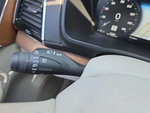 Used 2016 Volvo XC90 T6 Inscription w/ Vision Package image 22