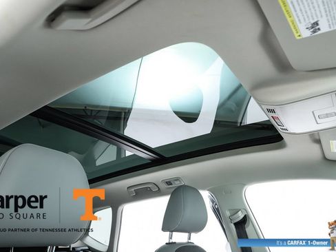 Used 2023 Volkswagen Taos SE w/ Panoramic Sunroof Package FWD image 36