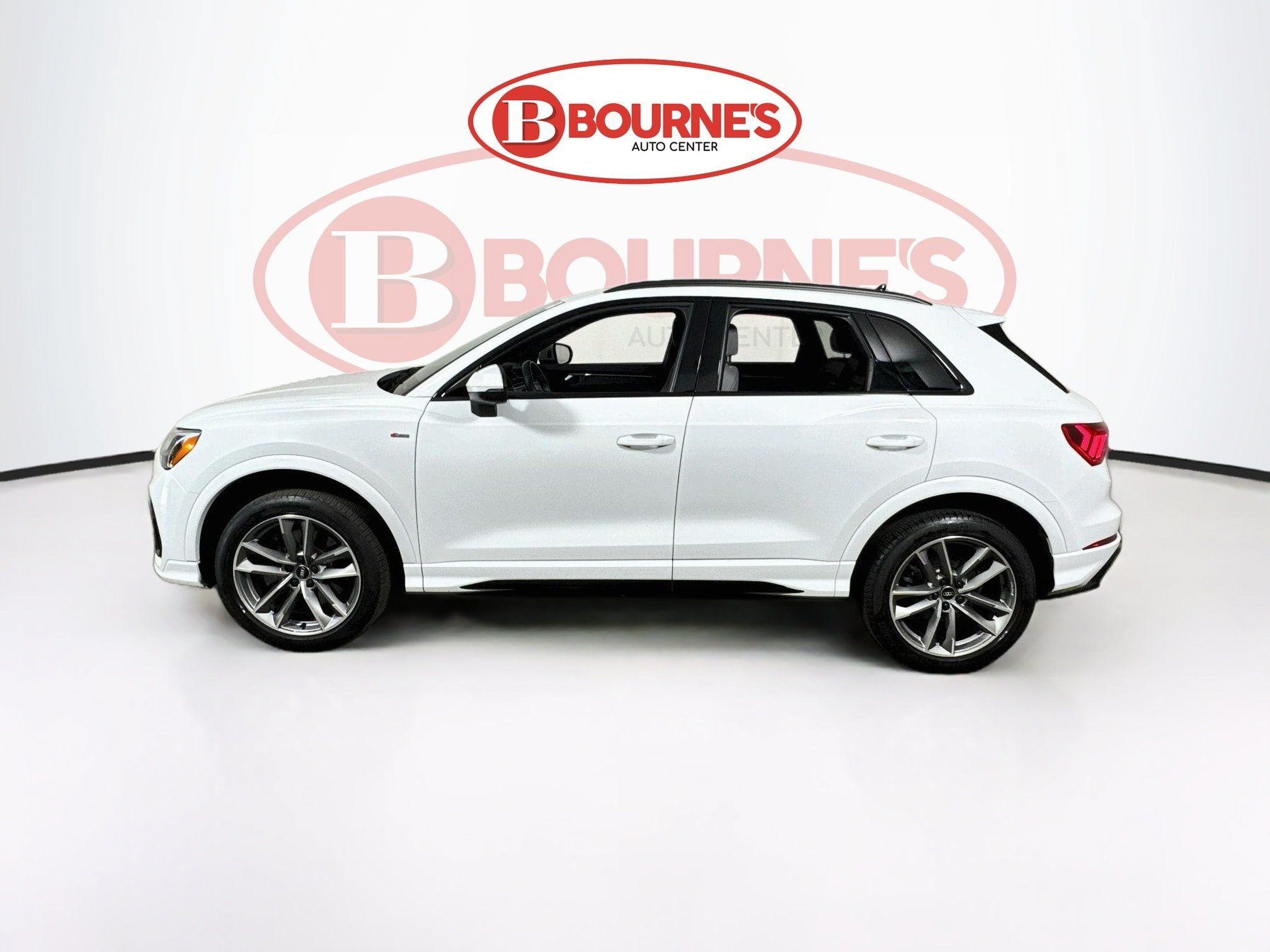 Used 2022 Audi Q3 2.0T Premium w/ Black Optic Sport Package AWD/4WD image 7