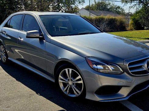 Used 2014 Mercedes-Benz E 250 BlueTEC Sedan image 2