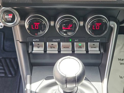 Used 2025 Toyota GR86 Premium w/ Performance Package RWD image 24
