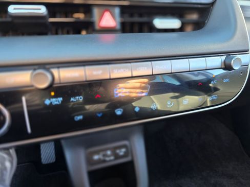 Certified 2025 Hyundai Ioniq 5 SEL image 28