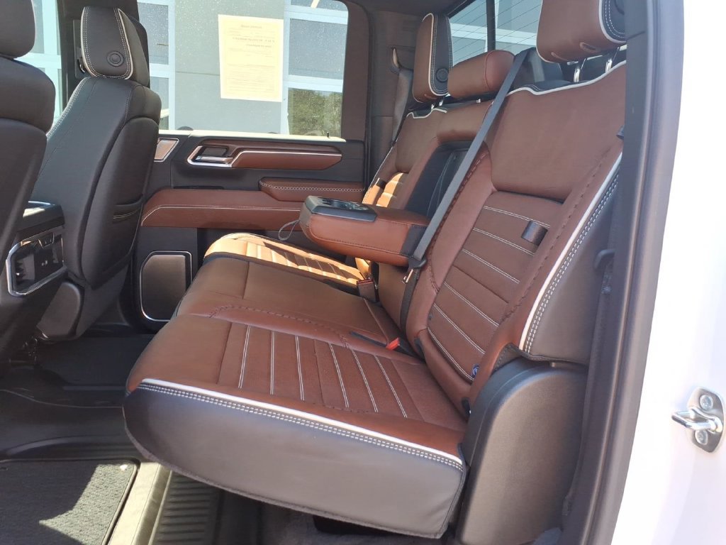 Used 2025 GMC Sierra 2500 Denali Ultimate AWD/4WD image 9