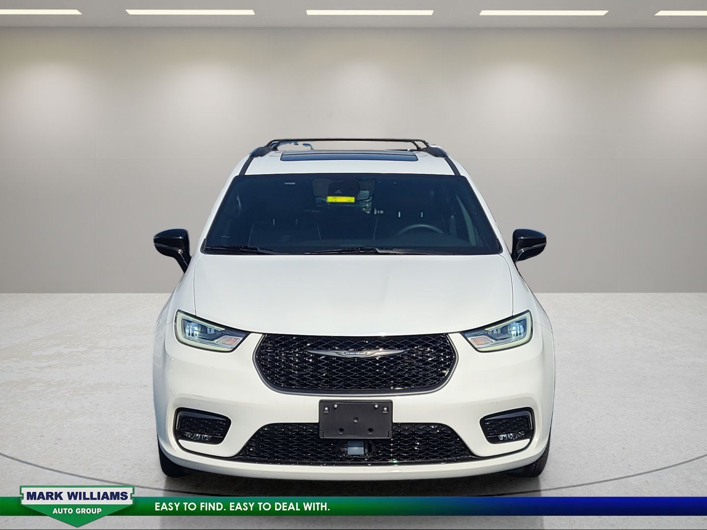 Used 2025 Chrysler Pacifica Limited FWD image 17