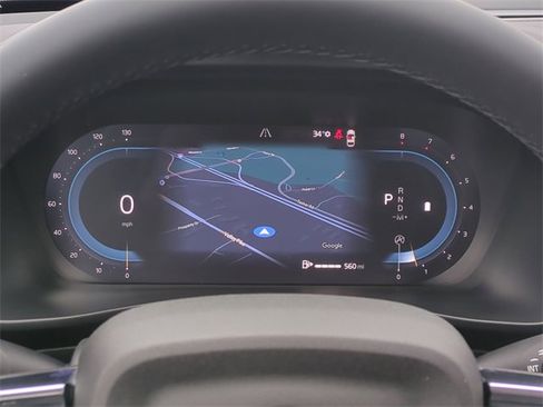 Used 2025 Volvo XC40 B5 Plus image 14