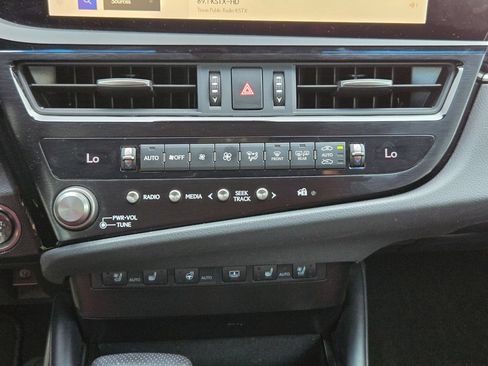 Used 2024 Lexus ES 350 F Sport w/ Accessory Package (Z2) FWD image 18