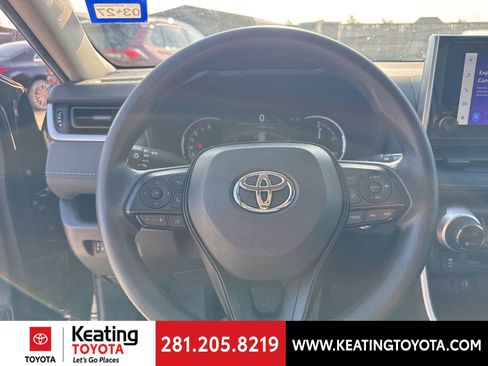 Used 2025 Toyota RAV4 XLE FWD image 13