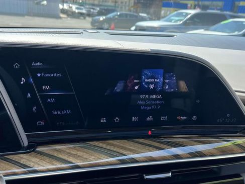 Used 2023 Cadillac Escalade Sport Platinum w/ LPO, ONYX Package image 31