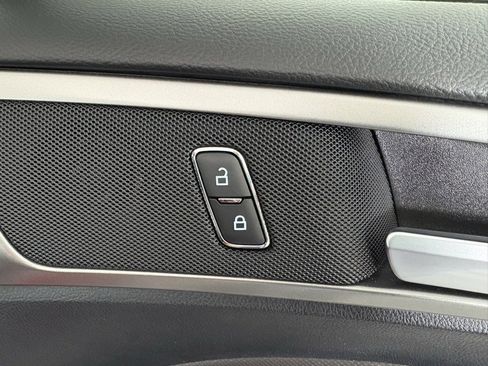 Used 2019 Ford Fusion SE w/ Equipment Group 151A image 32