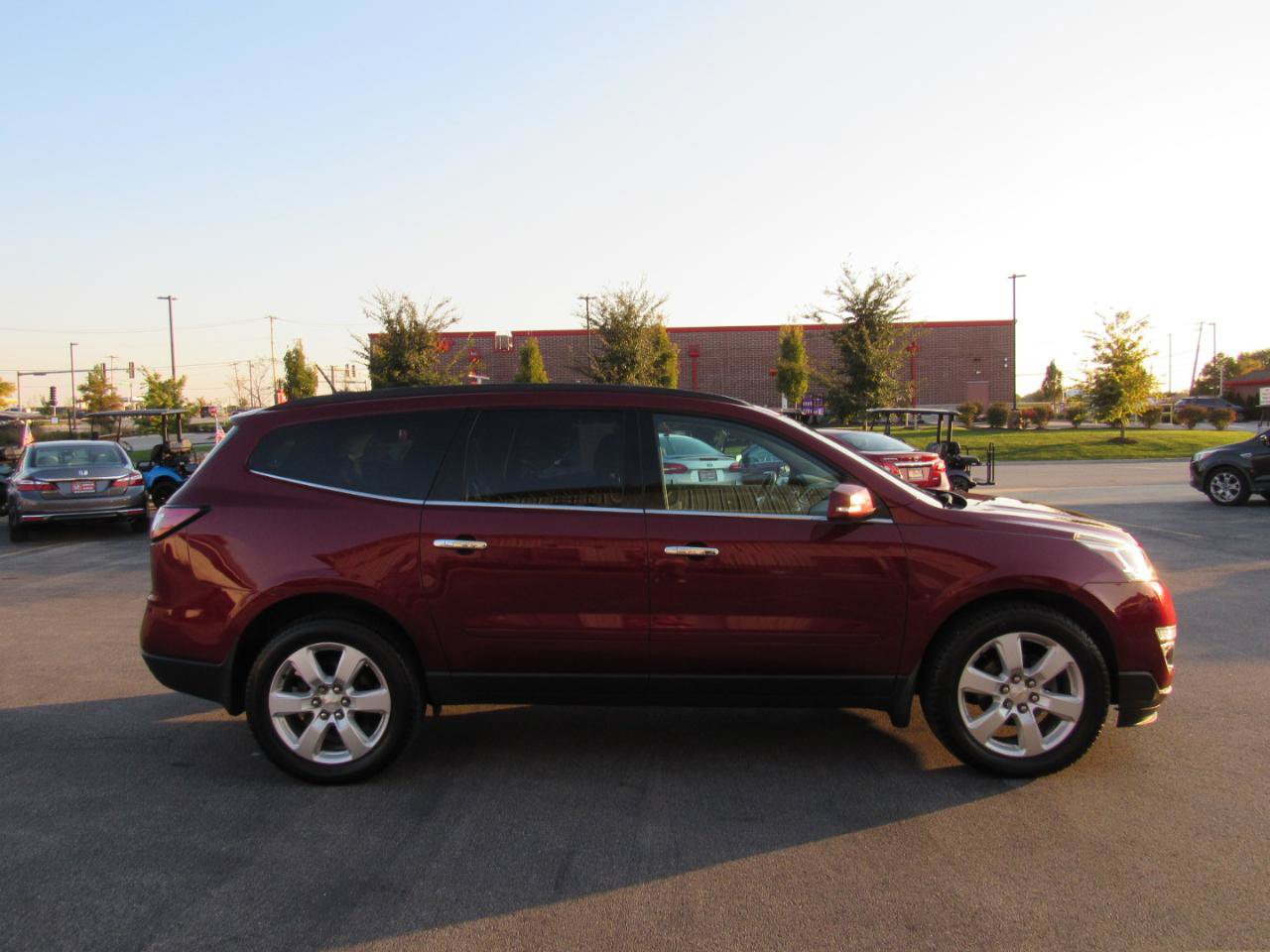 Used 2017 Chevrolet Traverse LT w/ Style and Technology Package AWD/4WD image 7