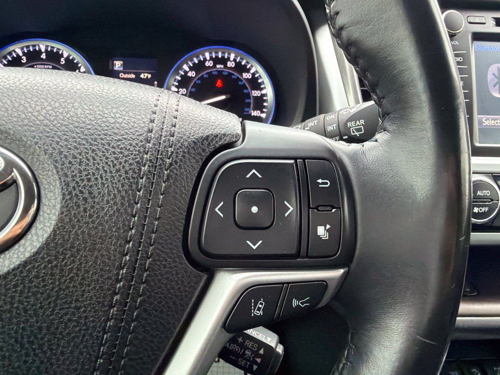 Used 2018 Toyota Highlander Limited AWD/4WD image 30