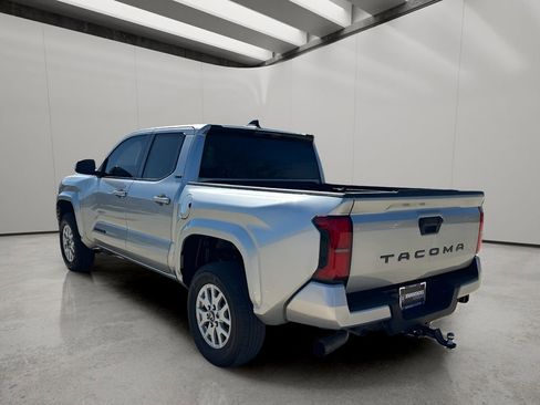 Used 2025 Toyota Tacoma SR5 image 3