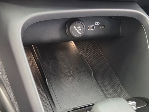 Certified 2023 Volvo XC40 Recharge Ultimate w/ Protection Package Premier image 30