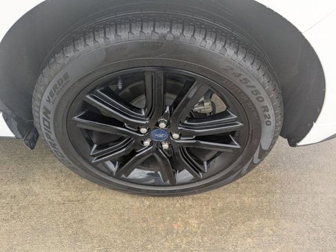 Used 2021 Ford Edge ST-Line image 21