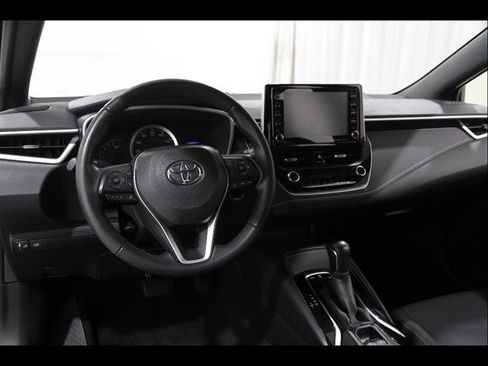 Used 2021 Toyota Corolla SE w/ SE Preferred Package FWD image 6