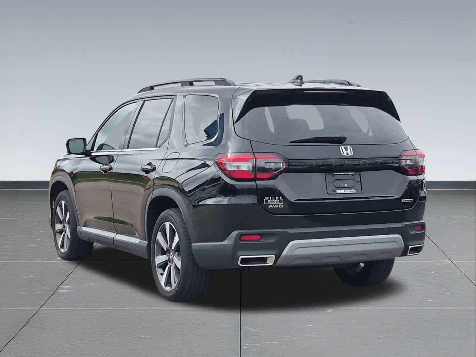 Certified 2024 Honda Pilot Touring image 4
