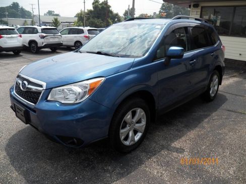 Used 2016 Subaru Forester 2.5i Premium AWD/4WD image 2