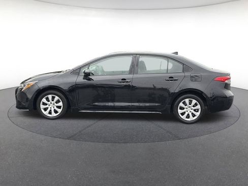 Used 2023 Toyota Corolla LE image 2