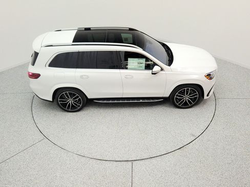New 2026 Mercedes-Benz GLS 580 4MATIC image 19
