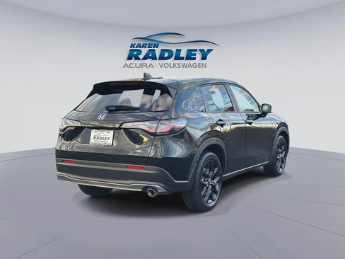 Used 2023 Honda HR-V Sport image 2