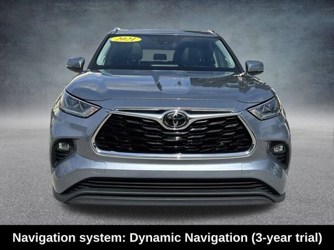 Used 2021 Toyota Highlander Limited image 3