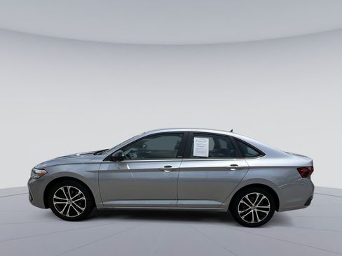 Used 2023 Volkswagen Jetta Sport FWD image 2