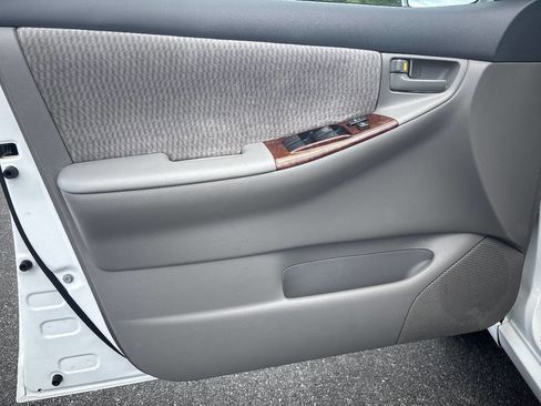 Used 2006 Toyota Corolla LE FWD image 11