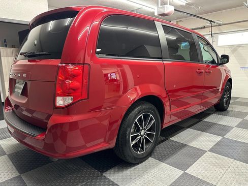 Used 2016 Dodge Grand Caravan SE image 8