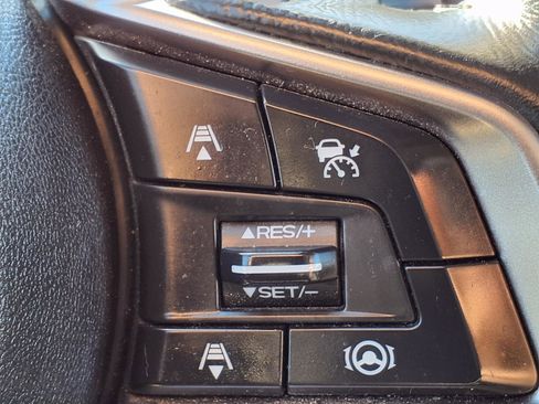 Used 2024 Subaru Forester Premium image 29