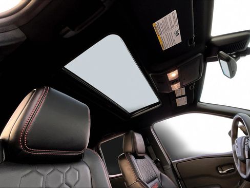 Used 2023 Nissan Frontier PRO-4X w/ Pro-4X Premium Package image 27