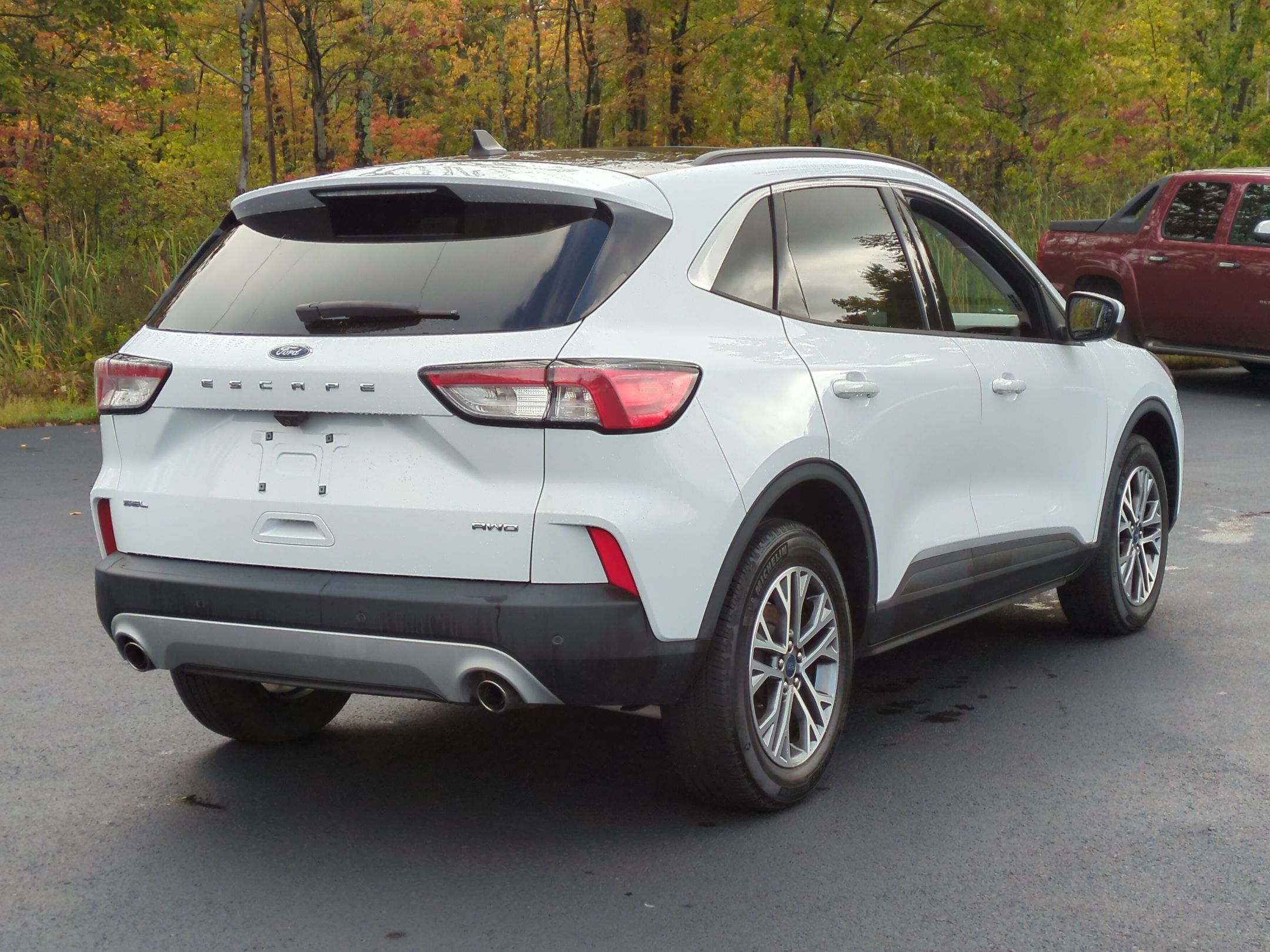 Used 2022 Ford Escape SEL w/ Technology Package AWD/4WD image 3