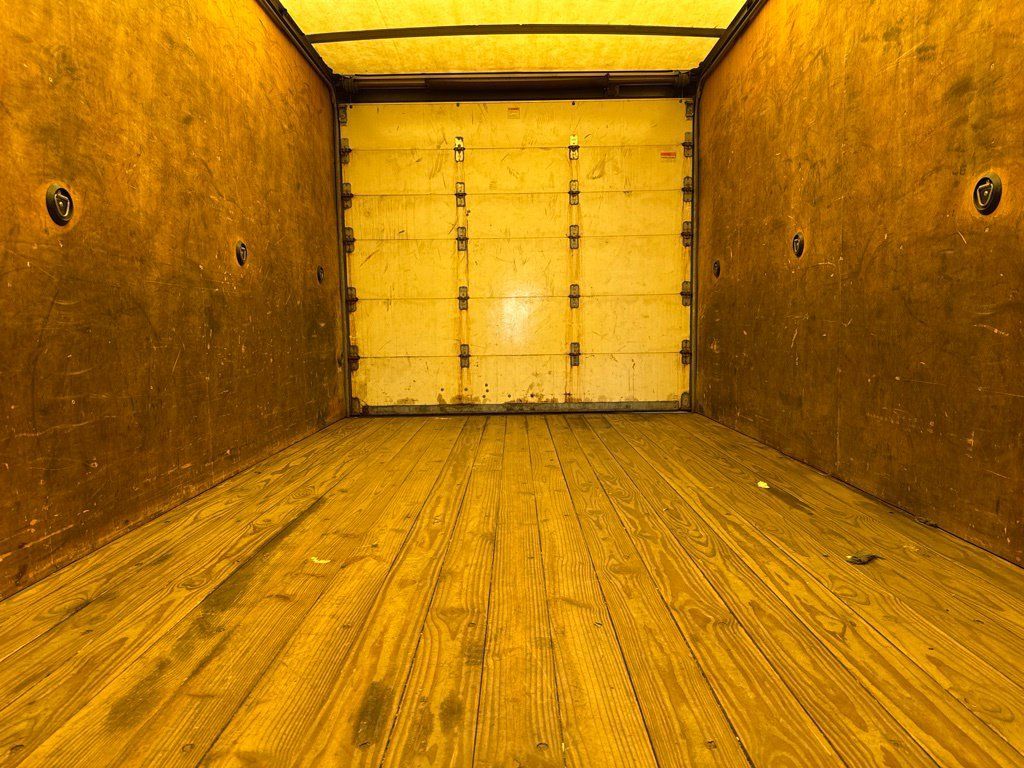 Used 2011 Chevrolet Express 3500 Extended RWD image 14