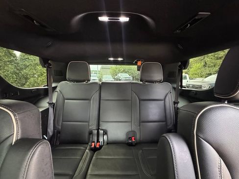 Used 2021 Chevrolet Tahoe Premier w/ Premium Package AWD/4WD image 33