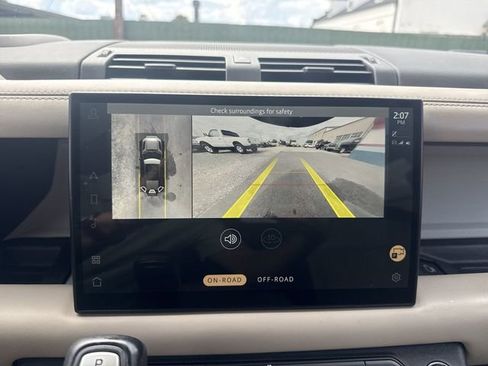 Used 2022 Land Rover Defender 110 X-Dynamic HSE image 17