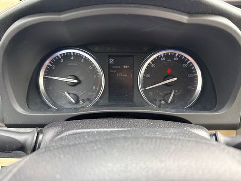 Used 2017 Toyota Highlander XLE image 27