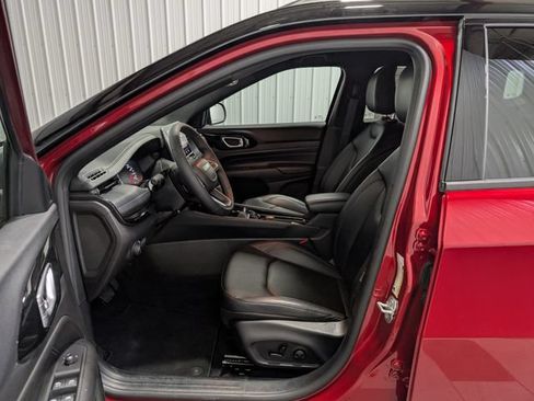 Used 2026 Jeep Compass Limited AWD/4WD image 13