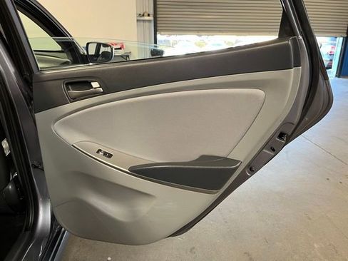Used 2016 Hyundai Accent SE FWD image 15