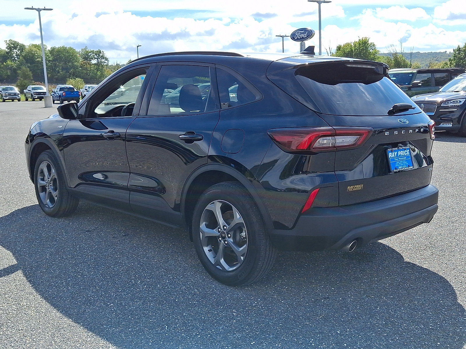 Used 2025 Ford Escape ST-Line Select AWD/4WD image 5