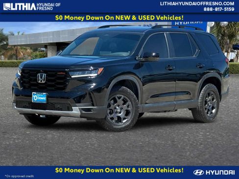Used 2024 Honda Pilot TrailSport image 1