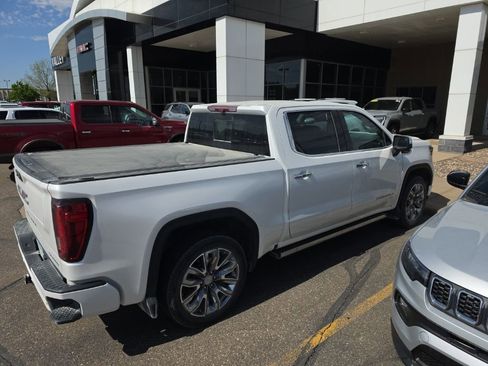 Used 2024 GMC Sierra 1500 Denali AWD/4WD image 5